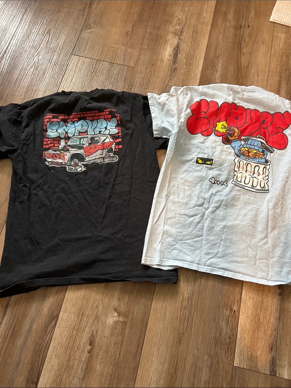 2 empyre Kids Black Graphic Tee and blue size small 10/12